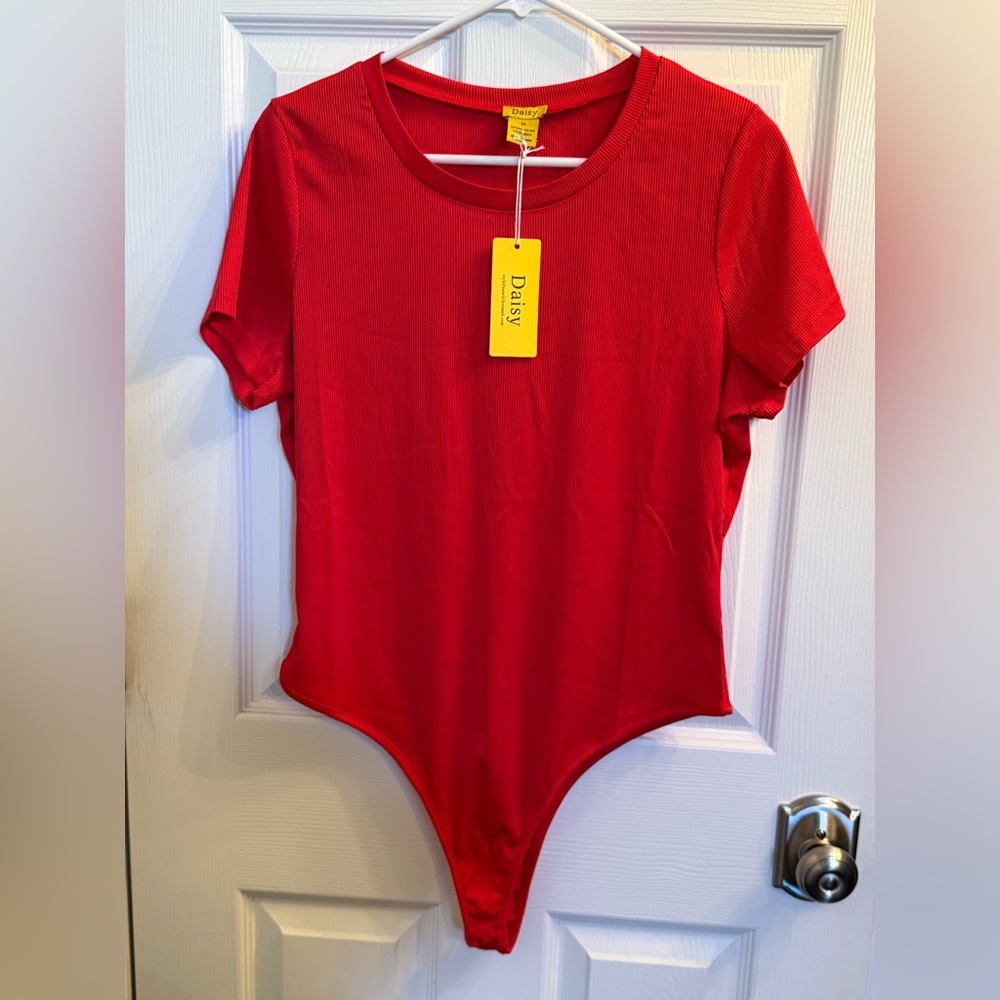 NWT Daisy Red/Magenta Crewneck Short Sleeve Bodysuit